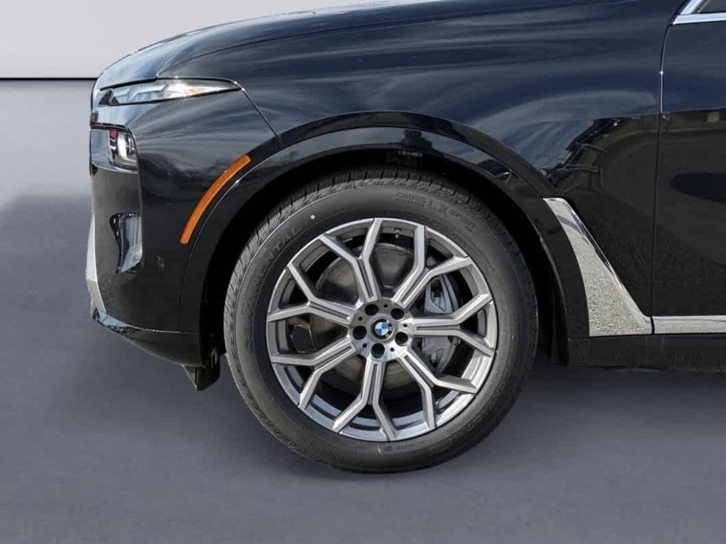 new 2026 BMW X7 car, priced at $97,705