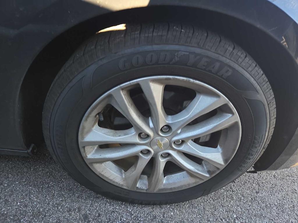 used 2017 Chevrolet Malibu car, priced at $9,999