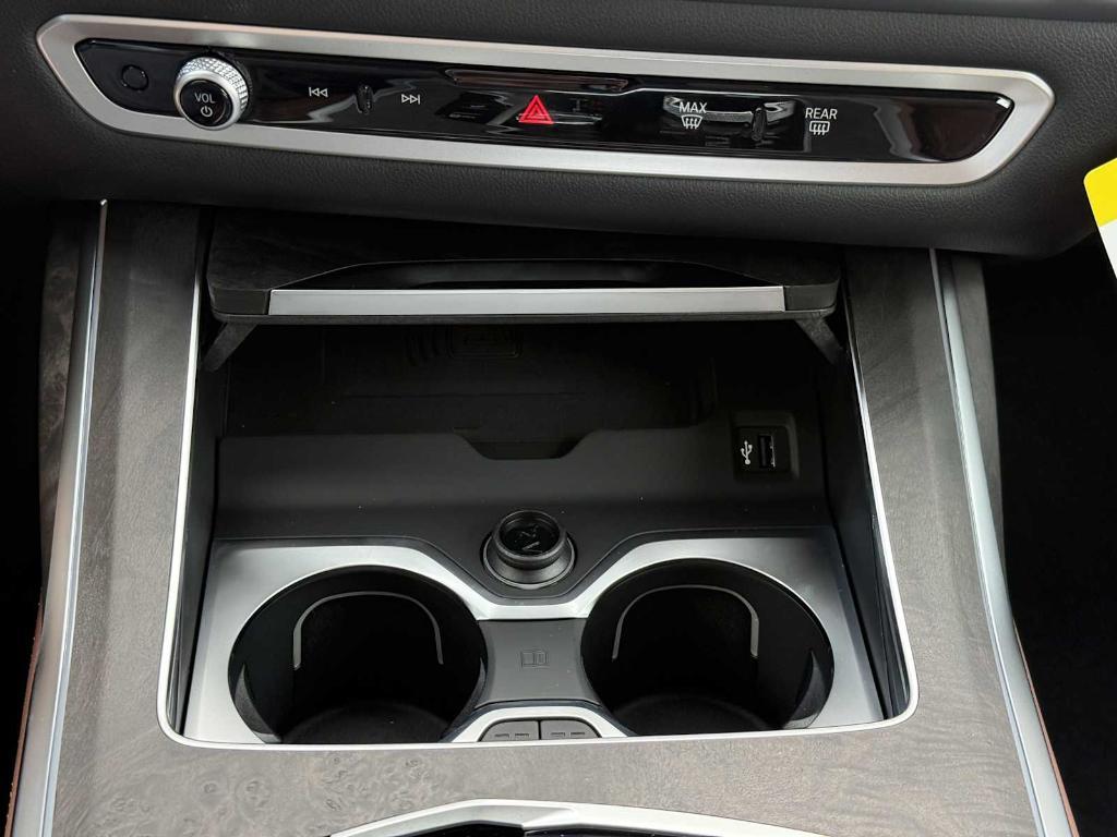 new 2026 BMW X7 car, priced at $96,505