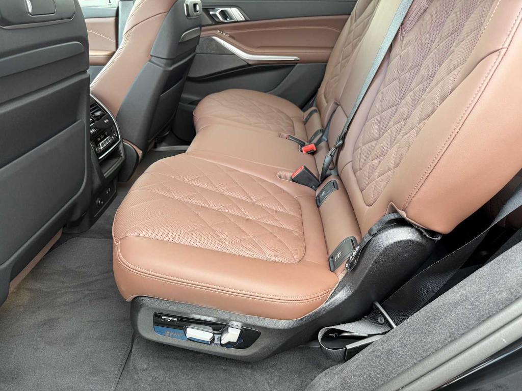new 2026 BMW X7 car, priced at $96,505