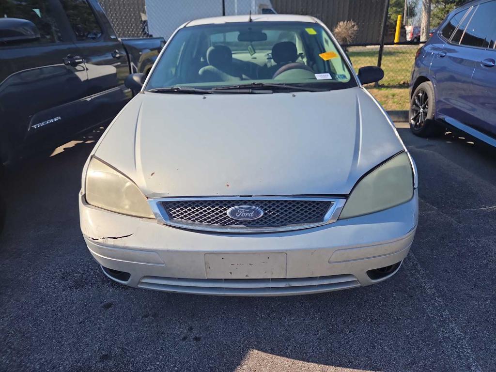 used 2005 Ford Focus car, priced at $5,999