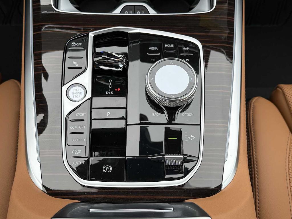 new 2026 BMW X7 car, priced at $104,605