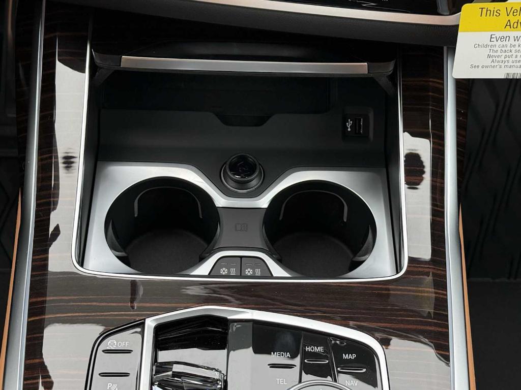 new 2026 BMW X7 car, priced at $104,605