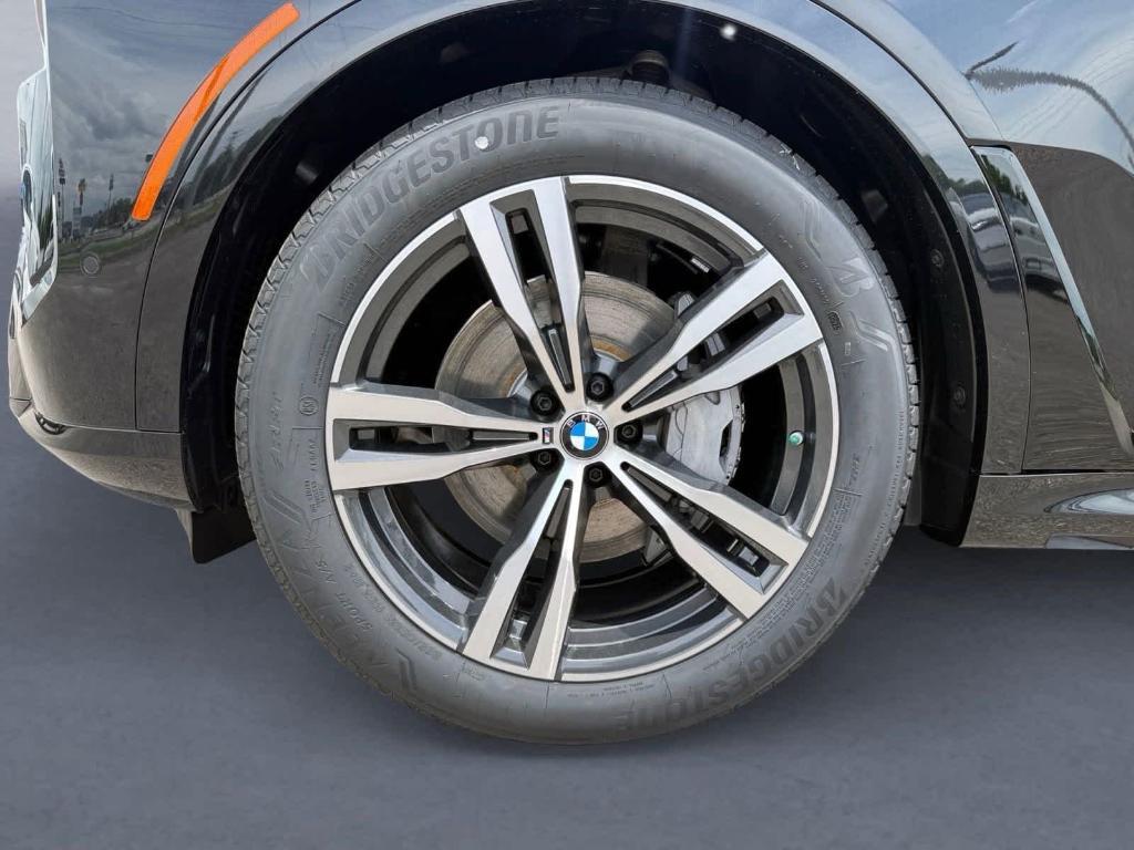 new 2026 BMW X7 car, priced at $96,035