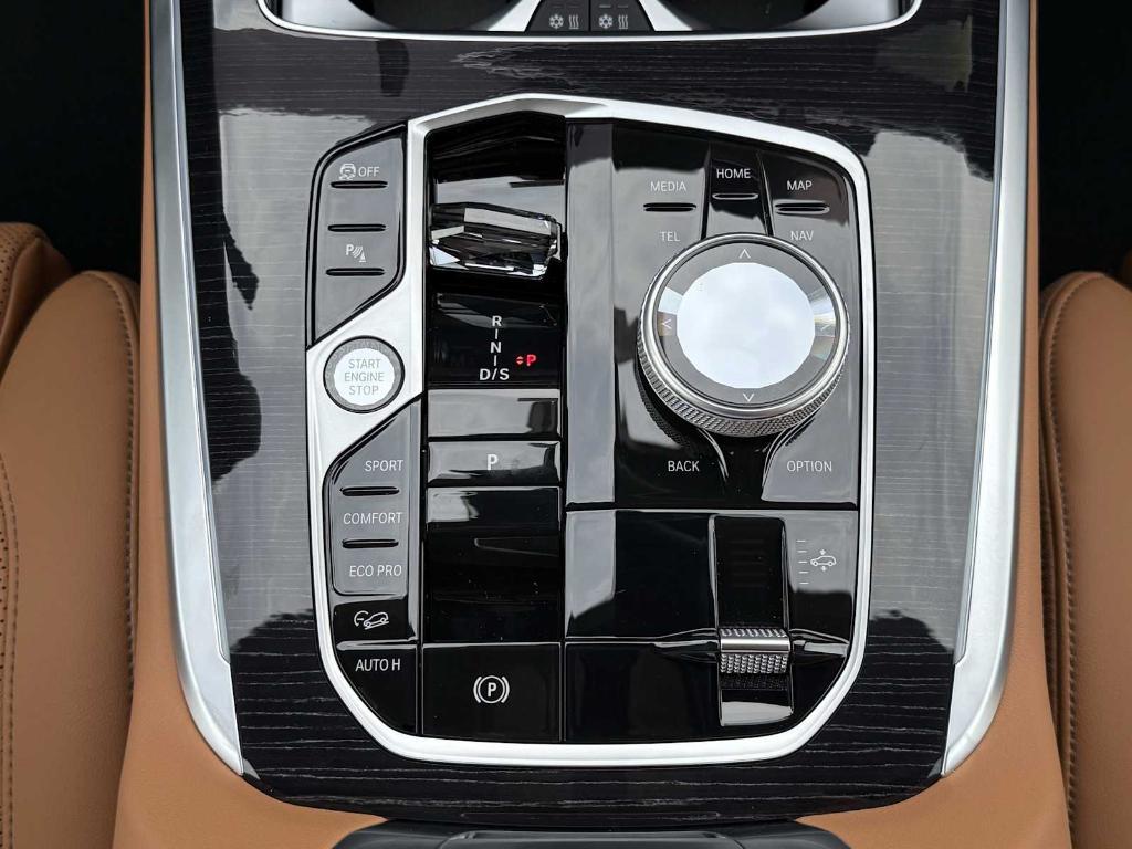 new 2026 BMW X7 car, priced at $96,035