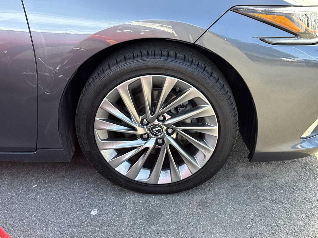 used 2020 Lexus ES 300h car, priced at $31,995