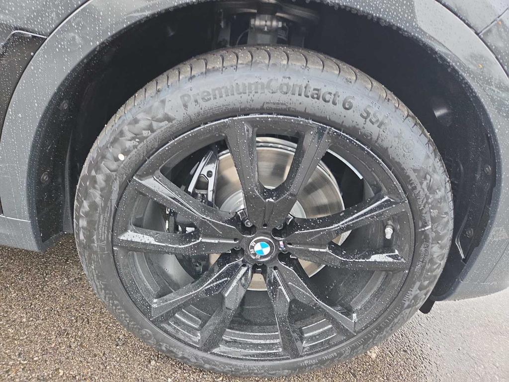 new 2026 BMW X7 car, priced at $123,755