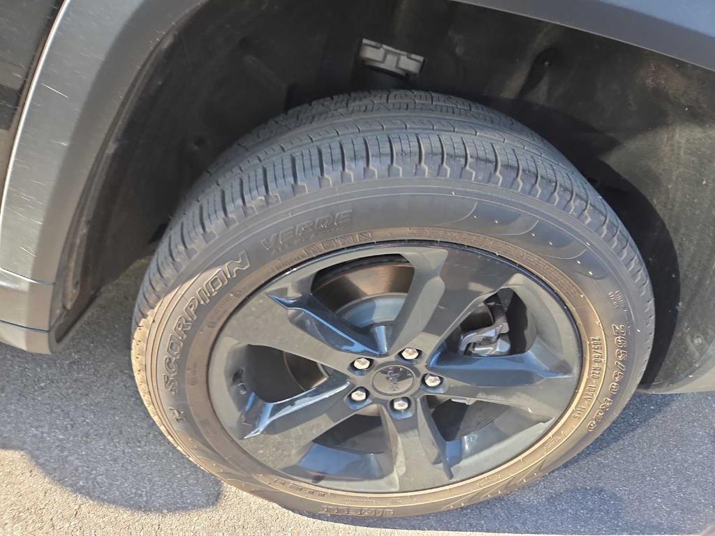 used 2025 Jeep Grand Cherokee L car, priced at $45,495