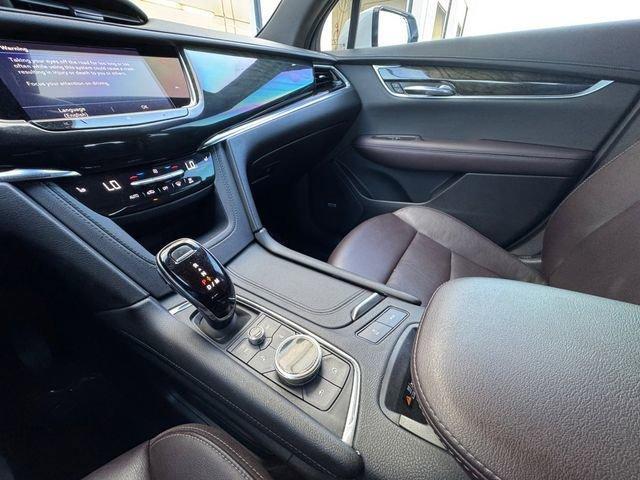 used 2021 Cadillac XT6 car, priced at $21,991