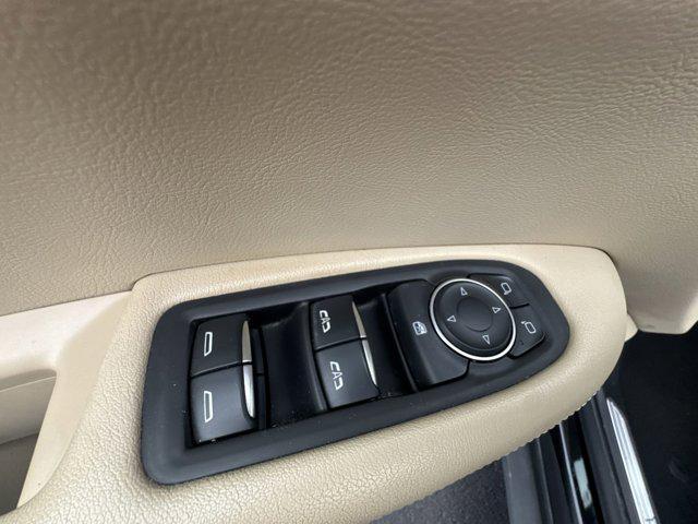 used 2019 Cadillac XT5 car, priced at $17,997