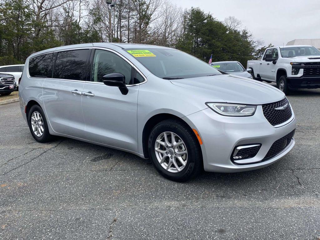 used 2024 Chrysler Pacifica car, priced at $28,775