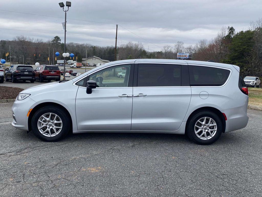 used 2024 Chrysler Pacifica car, priced at $28,775