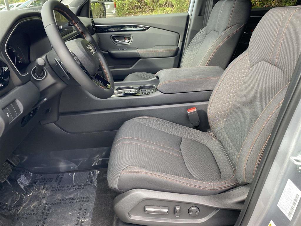 new 2025 Honda Pilot car, priced at $43,795