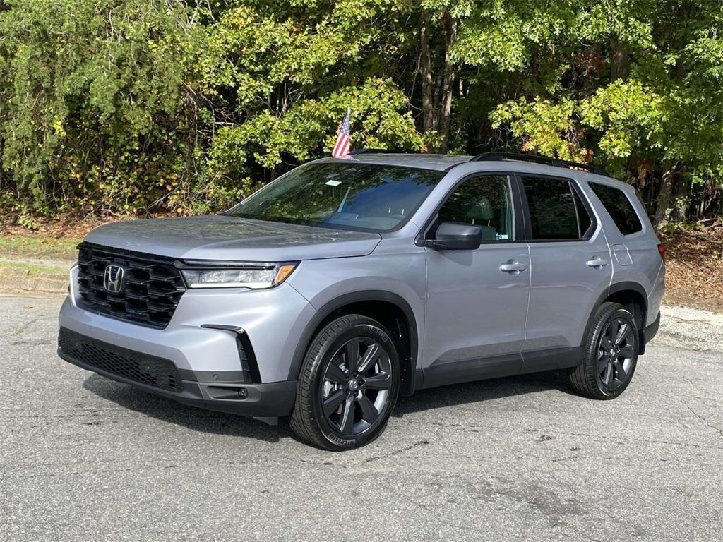 new 2025 Honda Pilot car, priced at $43,795