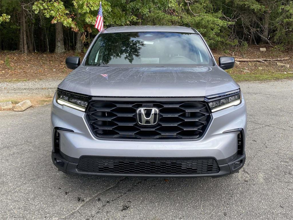 new 2025 Honda Pilot car, priced at $43,795