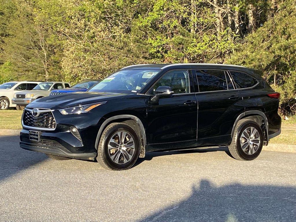 used 2022 Toyota Highlander car, priced at $34,440