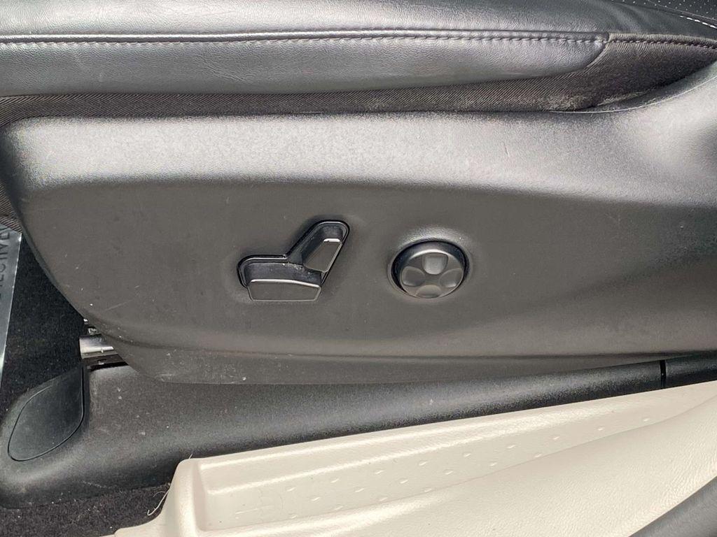 used 2024 Chrysler Pacifica car, priced at $29,135