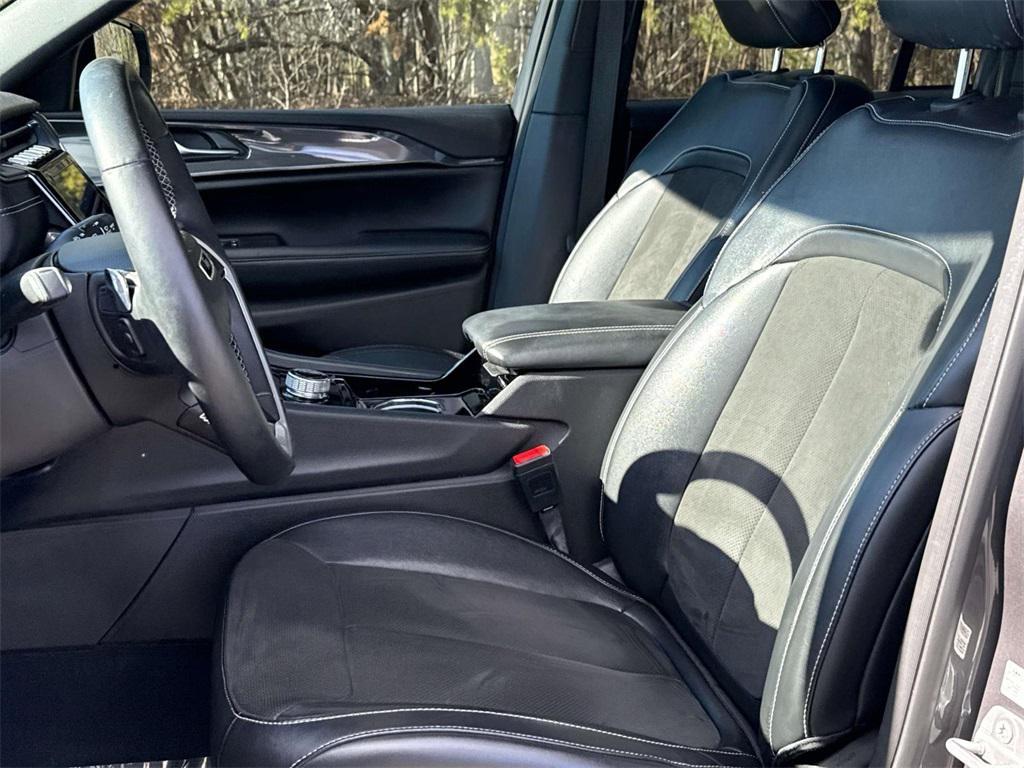 used 2022 Jeep Grand Cherokee car, priced at $28,675