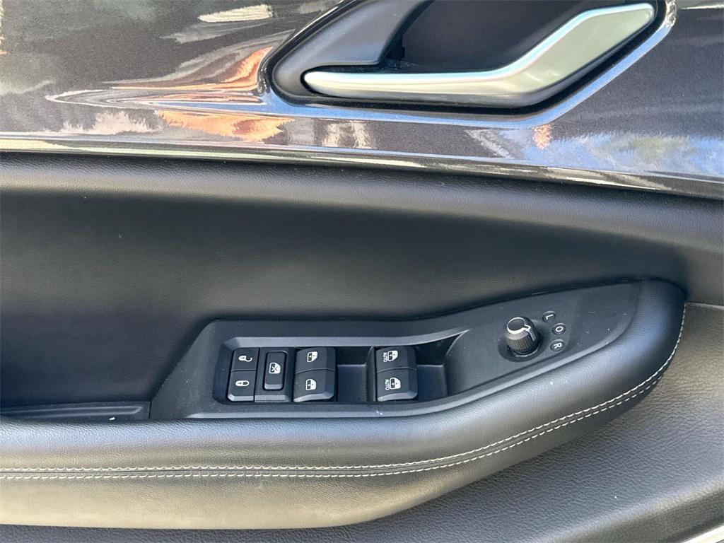 used 2022 Jeep Grand Cherokee car, priced at $28,675