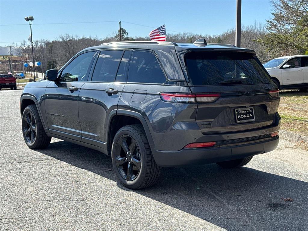 used 2022 Jeep Grand Cherokee car, priced at $28,675