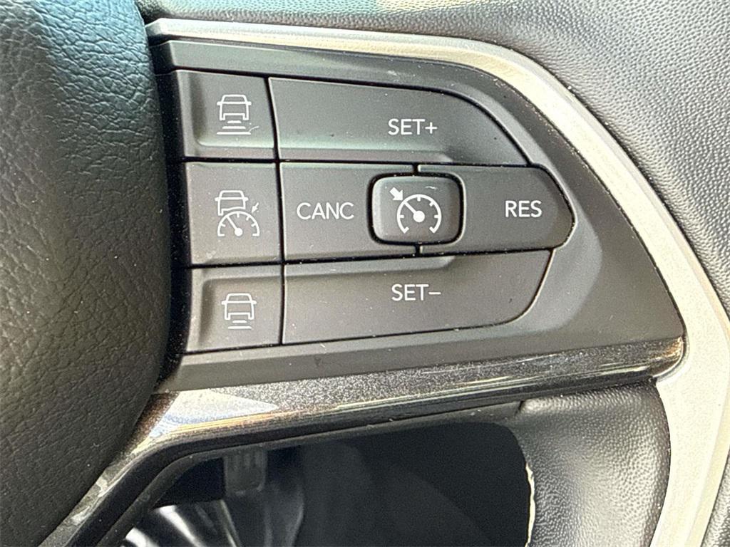 used 2022 Jeep Grand Cherokee car, priced at $28,675