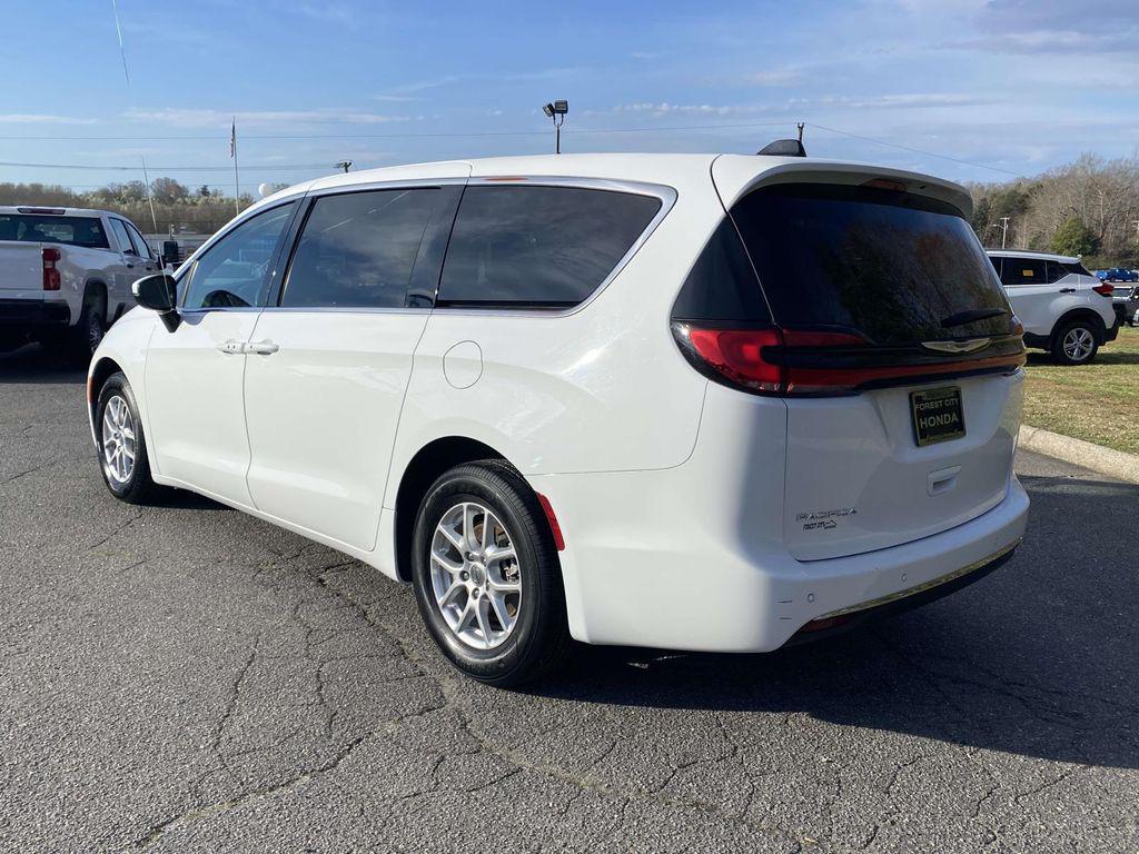 used 2023 Chrysler Pacifica car, priced at $27,521