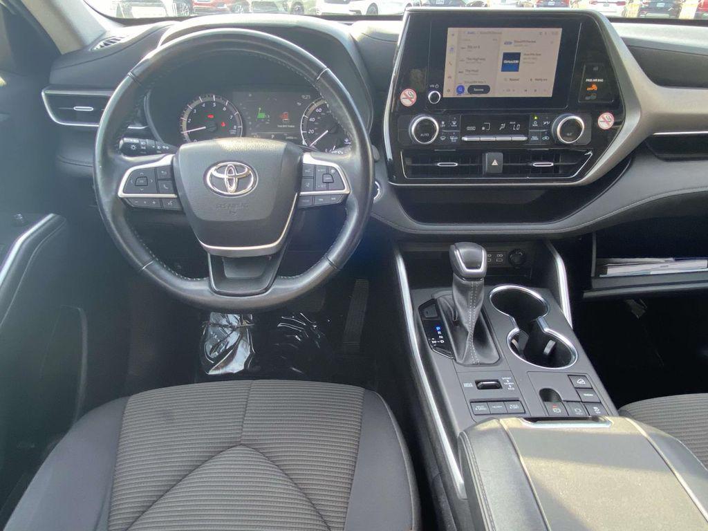 used 2023 Toyota Highlander car, priced at $35,081
