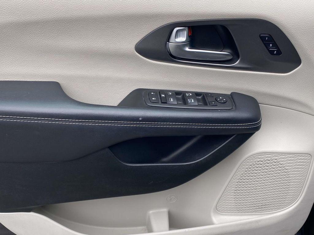 used 2023 Chrysler Pacifica car, priced at $26,567