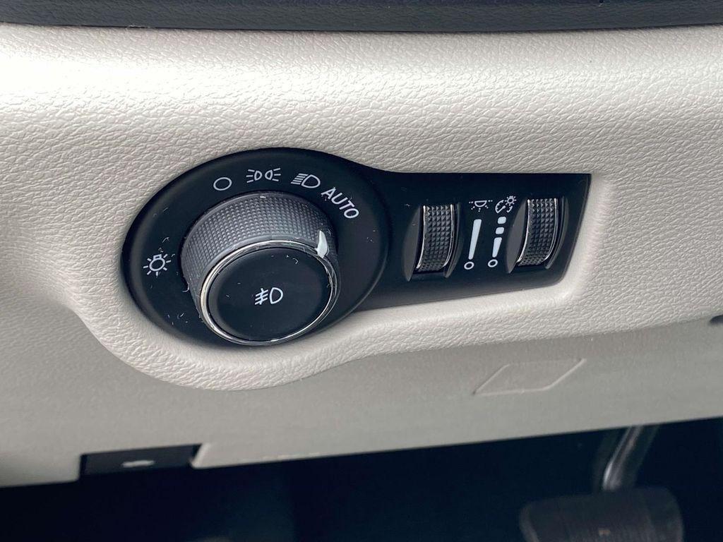 used 2023 Chrysler Pacifica car, priced at $26,567