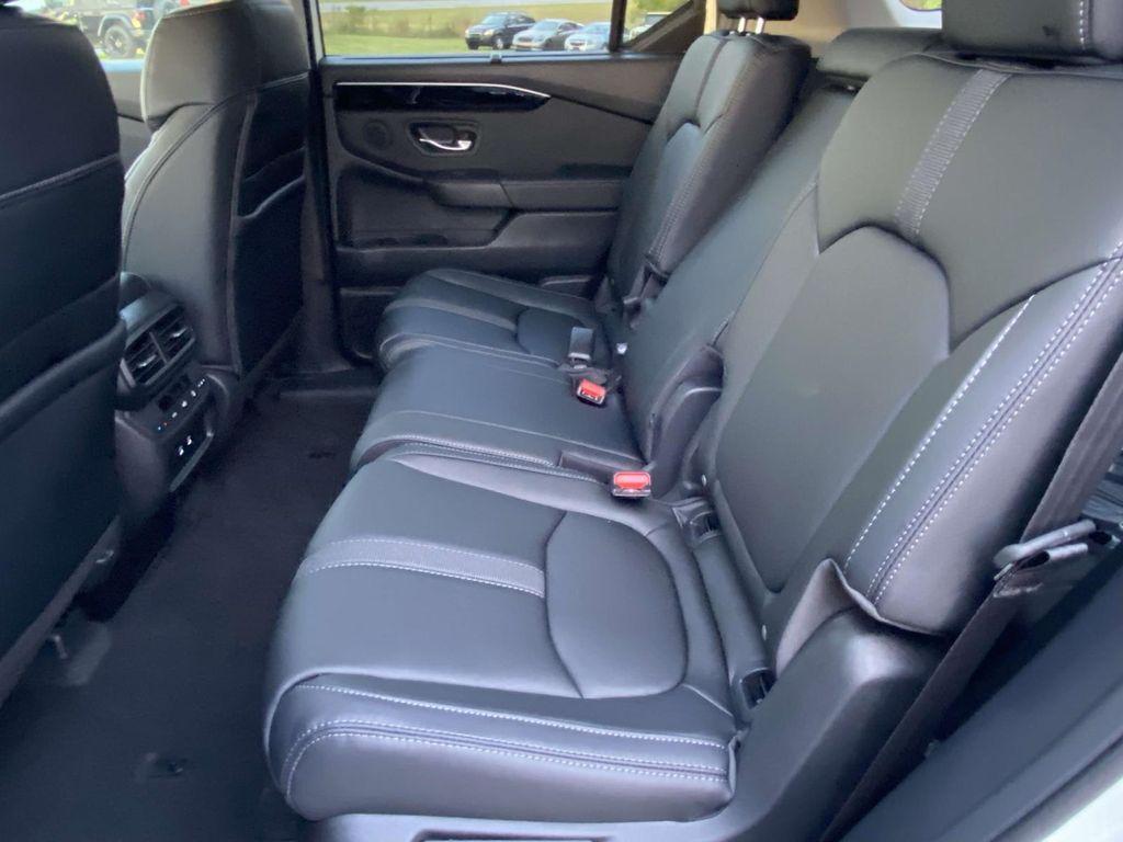 new 2026 Honda Pilot car, priced at $46,445