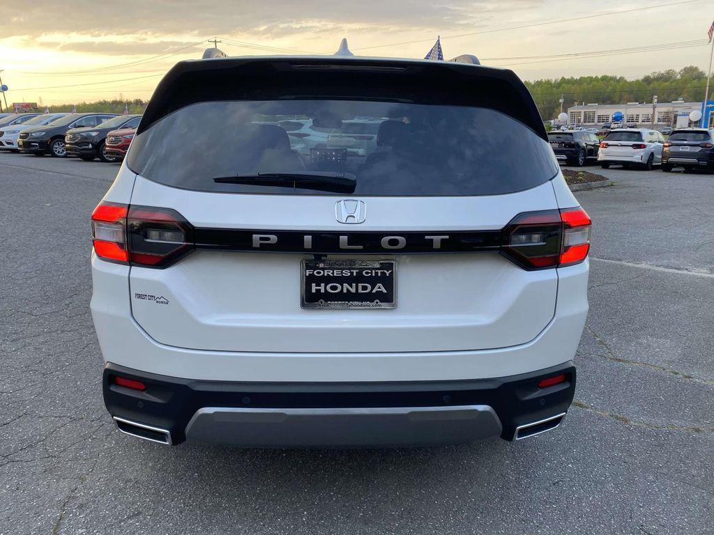 new 2026 Honda Pilot car, priced at $46,445
