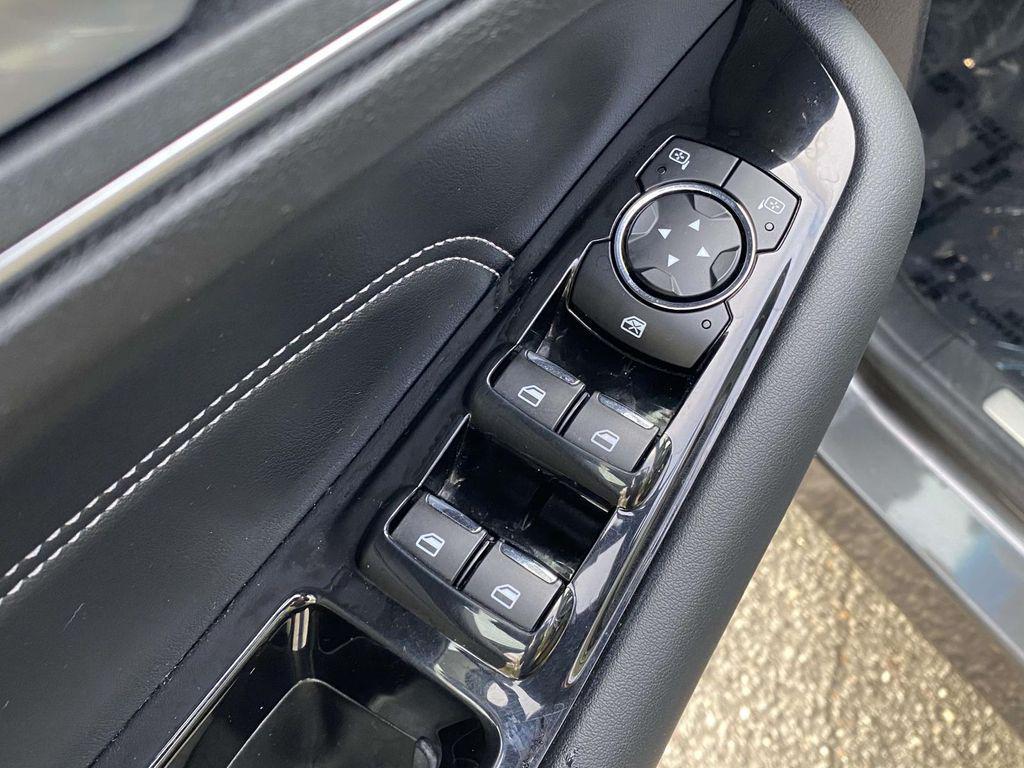 used 2019 Ford Edge car, priced at $18,166