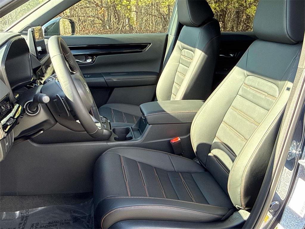 new 2026 Honda CR-V Hybrid car, priced at $43,700
