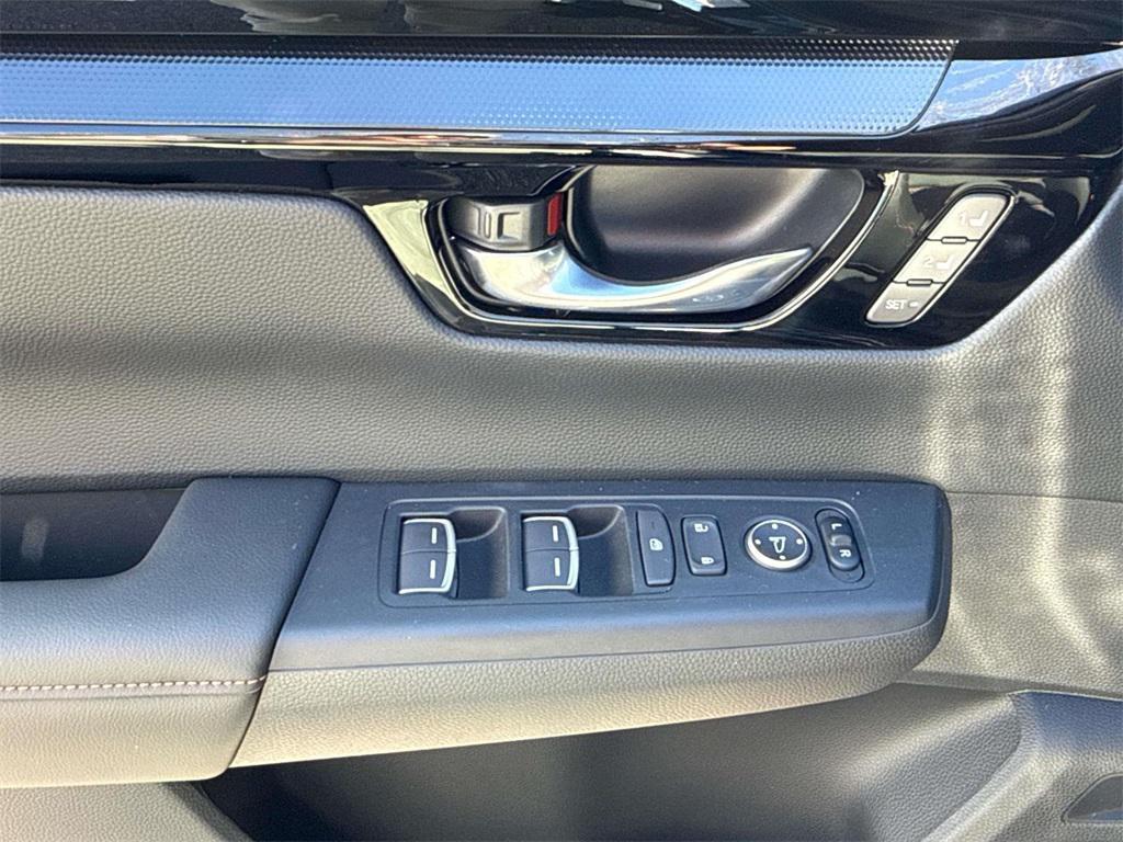 new 2026 Honda CR-V Hybrid car, priced at $43,700