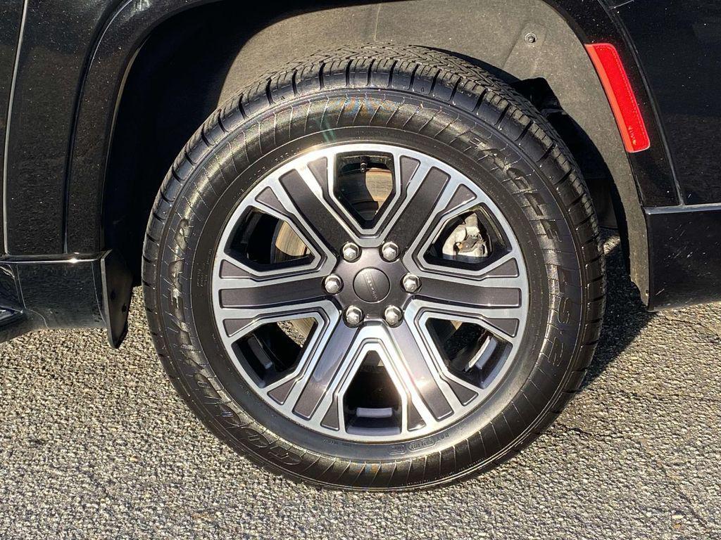 used 2024 Jeep Wagoneer L car, priced at $41,446