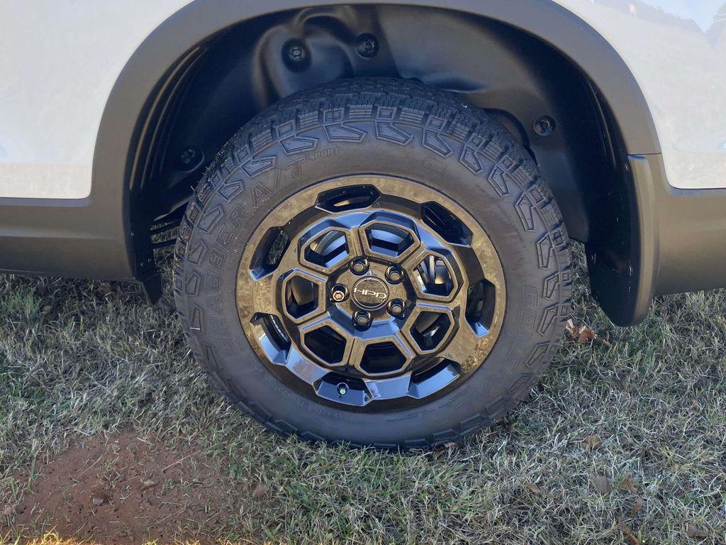 new 2025 Honda Ridgeline car, priced at $43,955