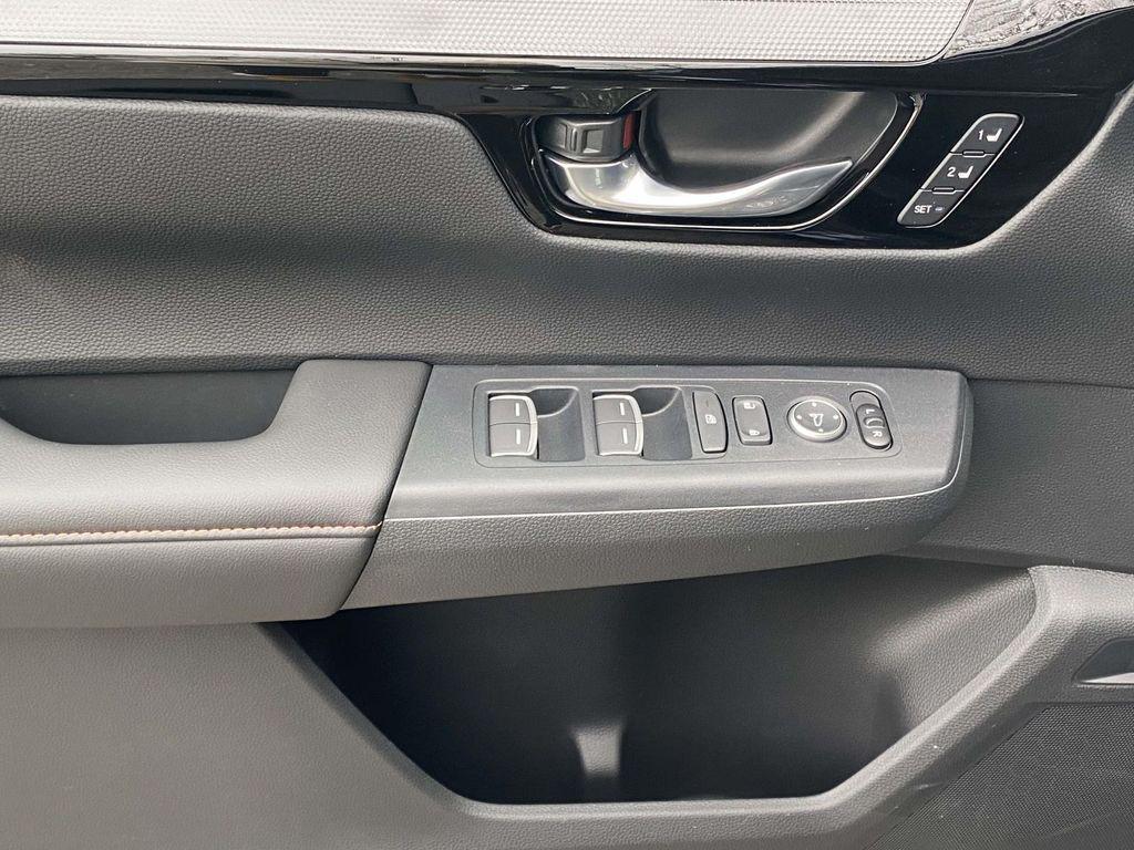 new 2026 Honda CR-V Hybrid car, priced at $43,700