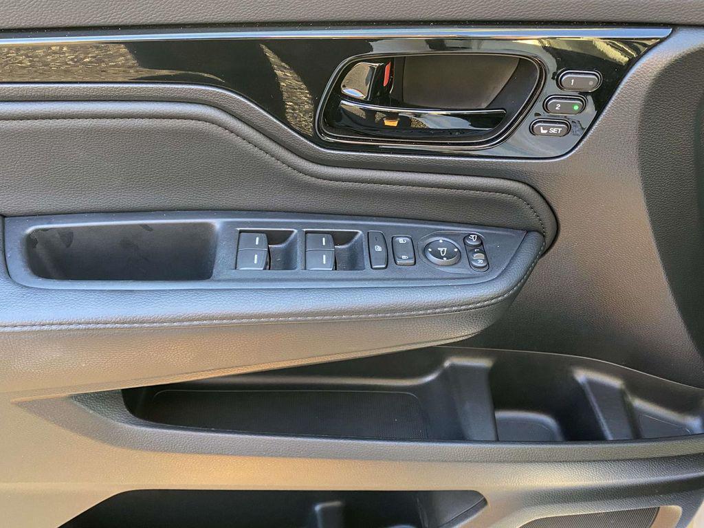 used 2025 Honda Odyssey car, priced at $43,283