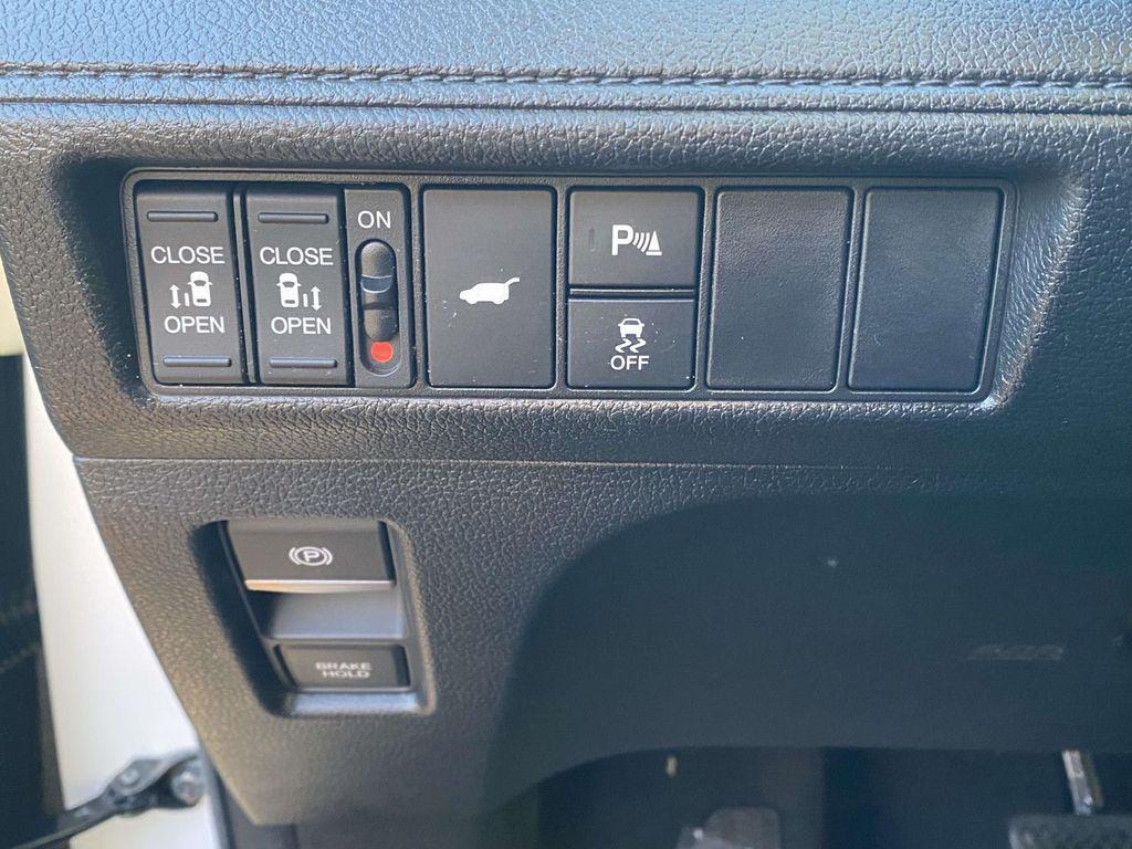 used 2025 Honda Odyssey car, priced at $43,283