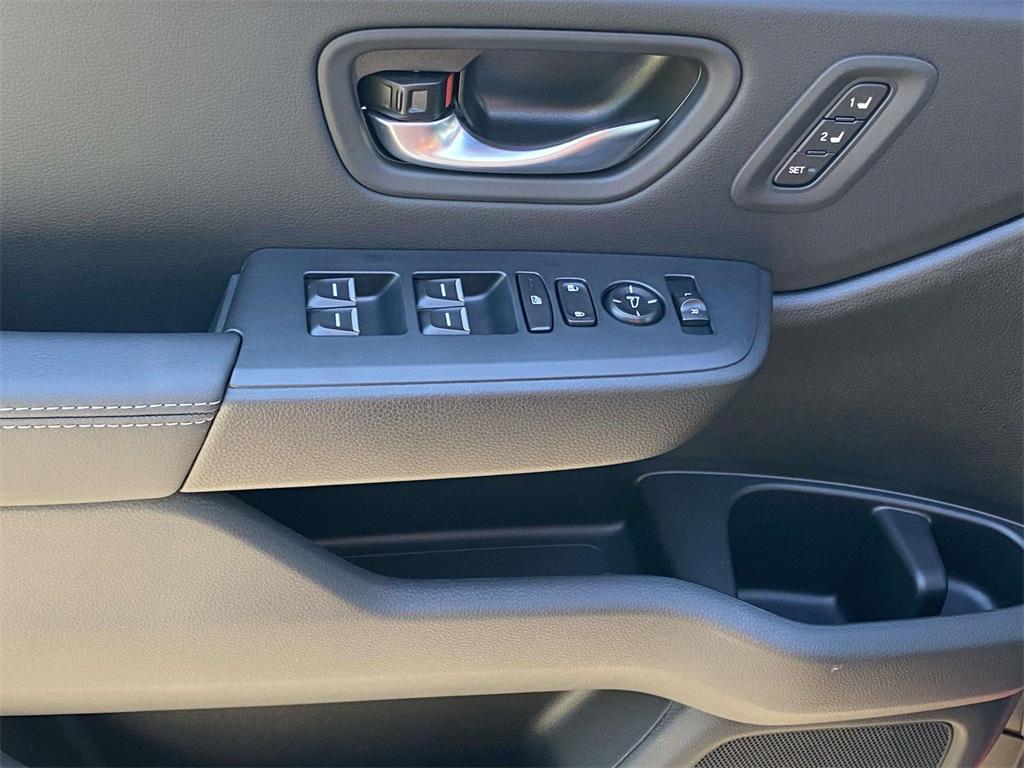 new 2025 Honda Pilot car, priced at $47,550