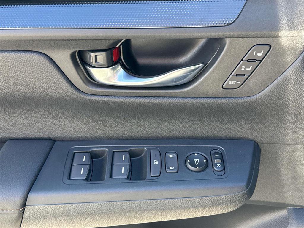 new 2026 Honda CR-V Hybrid car, priced at $40,630