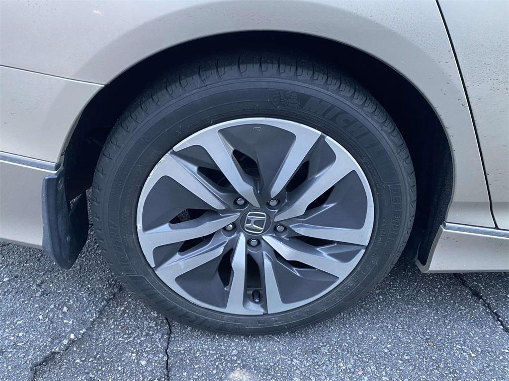 used 2019 Honda Accord Hybrid car, priced at $23,899