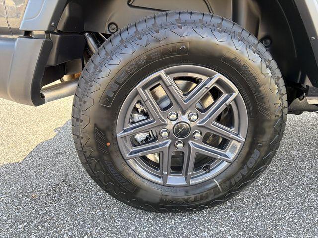 new 2026 Jeep Wrangler car, priced at $39,225