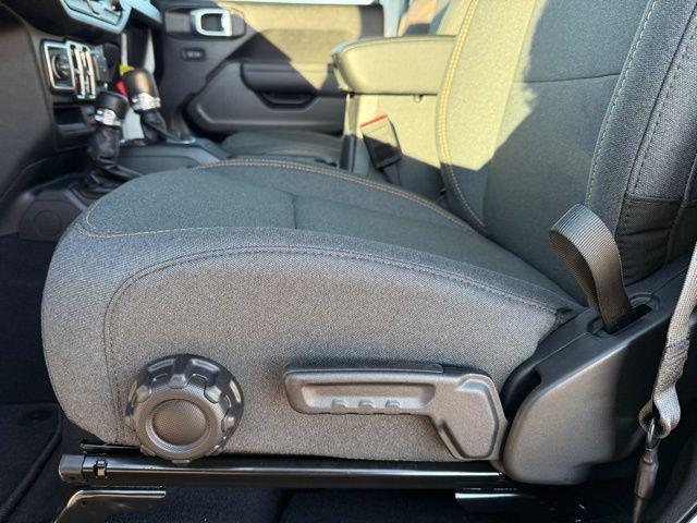 new 2026 Jeep Gladiator car, priced at $45,790