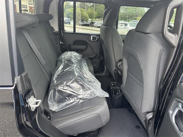 new 2025 Jeep Gladiator car, priced at $38,775