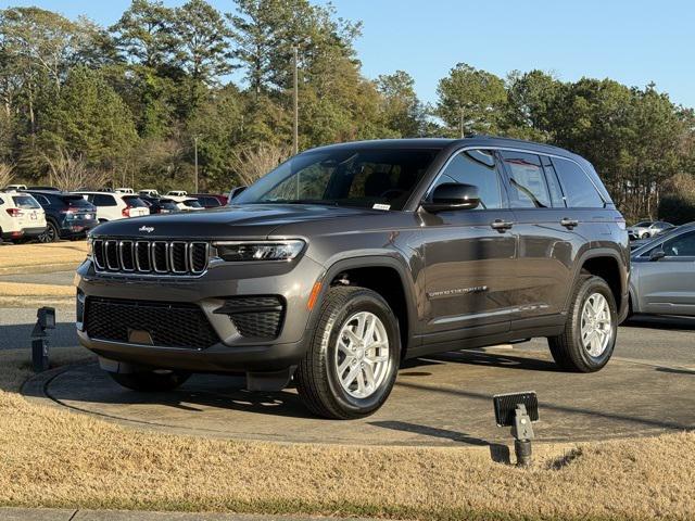 new 2025 Jeep Grand Cherokee car, priced at $36,170