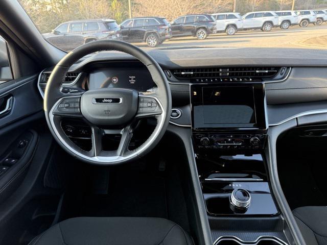 new 2025 Jeep Grand Cherokee car, priced at $36,170
