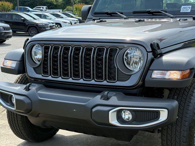 new 2026 Jeep Gladiator car, priced at $39,375