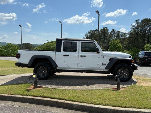 new 2026 Jeep Gladiator car, priced at $39,260