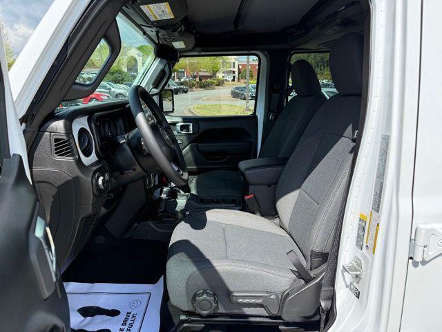 new 2026 Jeep Gladiator car, priced at $39,260